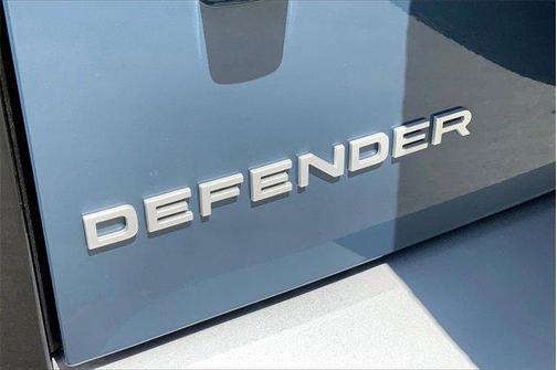 2025 Land Rover Defender 110 P300