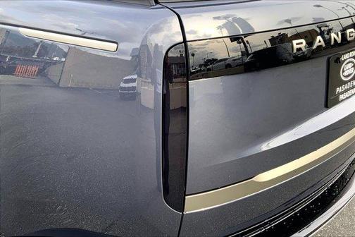 2026 Land Rover Range Rover P400 SE 7 Seat
