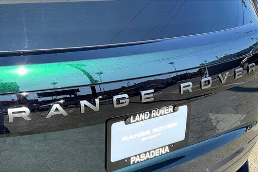 2025 Land Rover Range Rover P530 SE