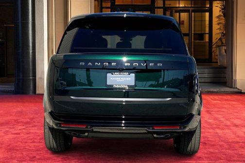 2025 Land Rover Range Rover P530 SE