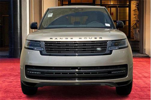 2025 Land Rover Range Rover P550e SE