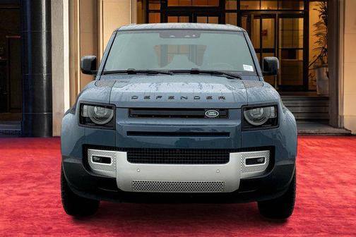 2025 Land Rover Defender 110 P300