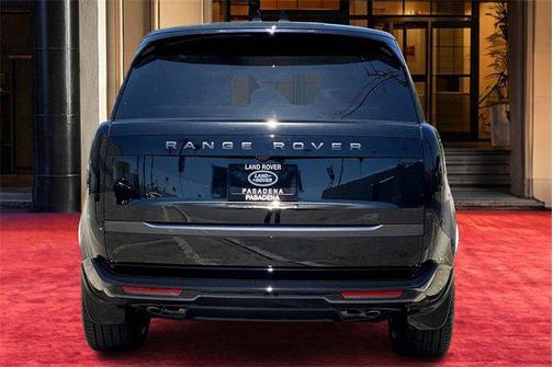 2025 Land Rover Range Rover P530 SE