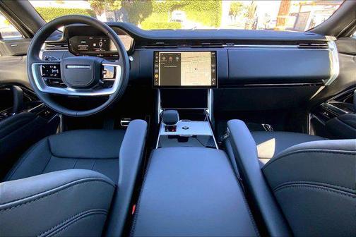 2025 Land Rover Range Rover P400 SE