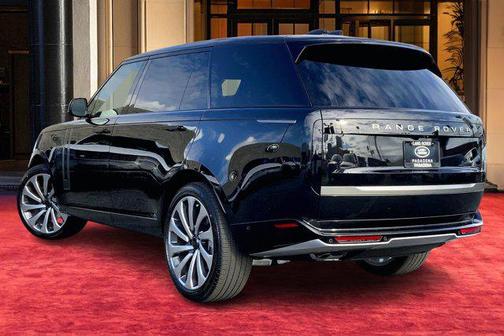 2026 Land Rover Range Rover P530 SE 7 Seat
