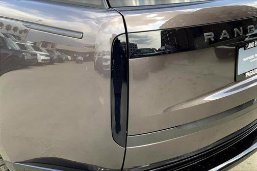 2025 Land Rover Range Rover P400 SE
