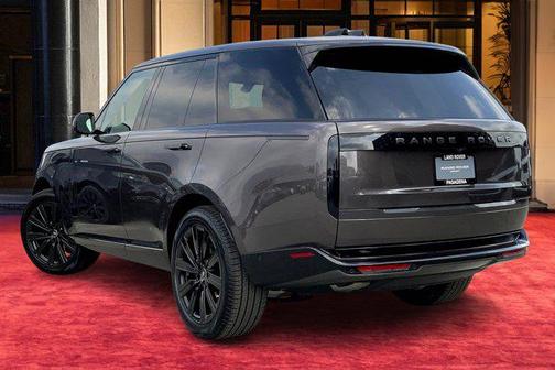 2025 Land Rover Range Rover P400 SE