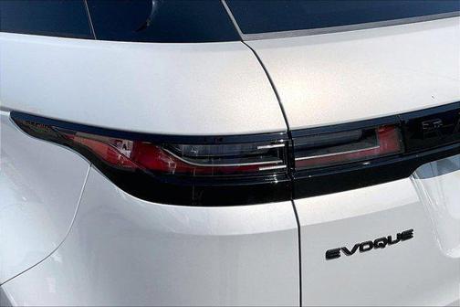 Seoul Pearl Silver Metallic 2026 Land Rover Range Rover Evoque Core S