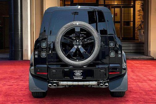 Santorini Black Metallic 2026 Land Rover Defender P500 X-Dynamic SE