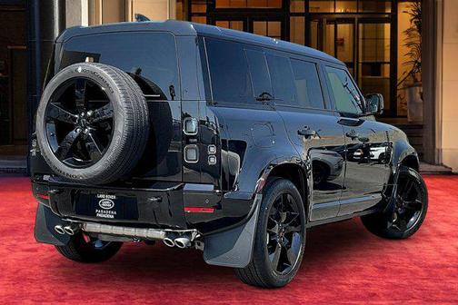 Santorini Black Metallic 2026 Land Rover Defender P500 X-Dynamic SE