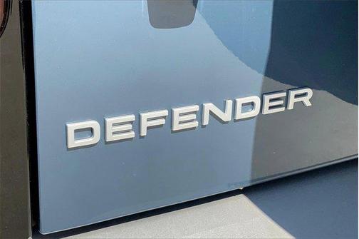 2025 Land Rover Defender 110 P400 S