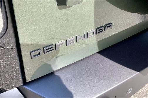 2026 Land Rover Defender P500 X-Dynamic SE