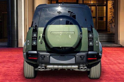 2026 Land Rover Defender P500 X-Dynamic SE