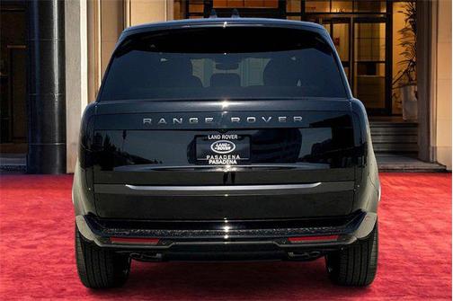2025 Land Rover Range Rover P530 SE