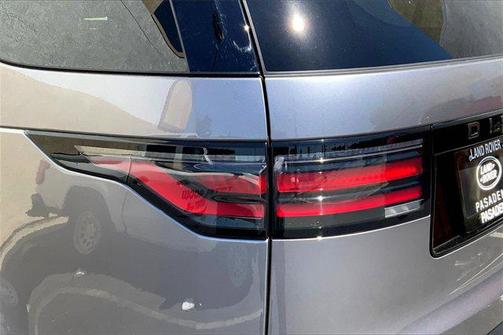 2025 Land Rover Discovery P300 Dynamic SE