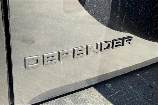 2025 Land Rover Defender 110 V8