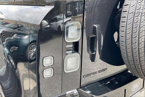 Santorini Black 2026 Land Rover Defender P400 X-Dynamic SE