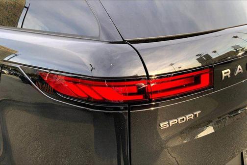 2026 Land Rover Range Rover Sport SE