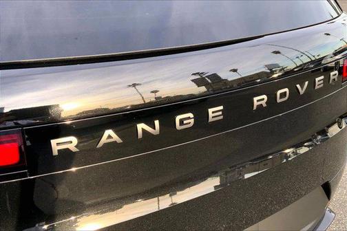 2026 Land Rover Range Rover Sport SE
