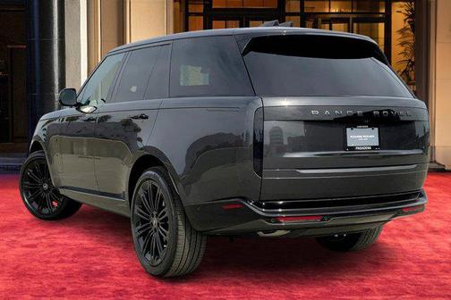 2025 Land Rover Range Rover P400 SE