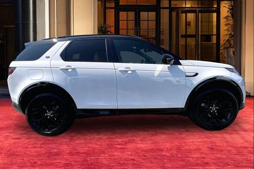 Fuji White 2026 Land Rover Discovery Sport Landmark