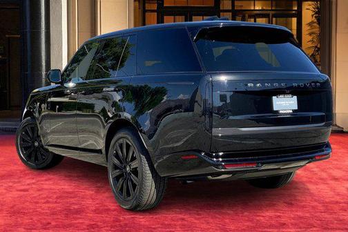 2025 Land Rover Range Rover P400 SE