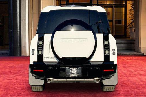 2026 Land Rover Defender P400 X-Dynamic SE