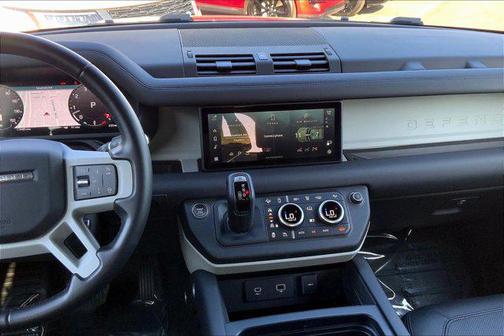 2024 Land Rover Defender 110 P500 SE