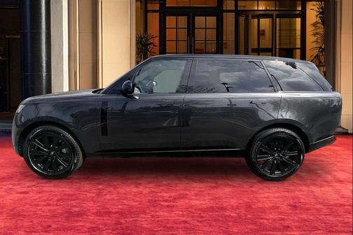 Carpathian Grey Premium Metallic 2027 Land Rover Range Rover SE