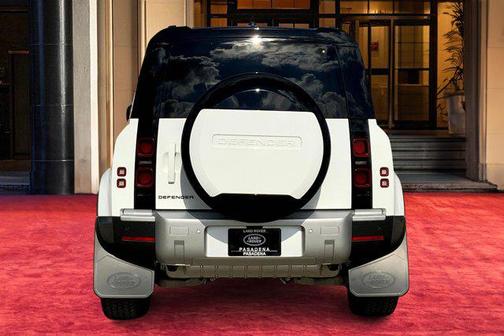 2025 Land Rover Defender 110 P300