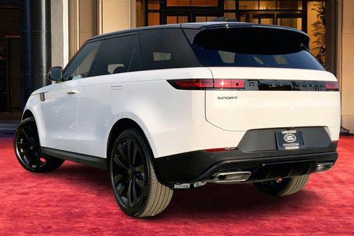 1aa/White 2026 Land Rover Range Rover Sport SE