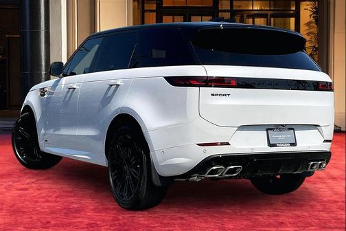 Ostuni Pearl White Premium Metallic 2026 Land Rover Range Rover Sport SE