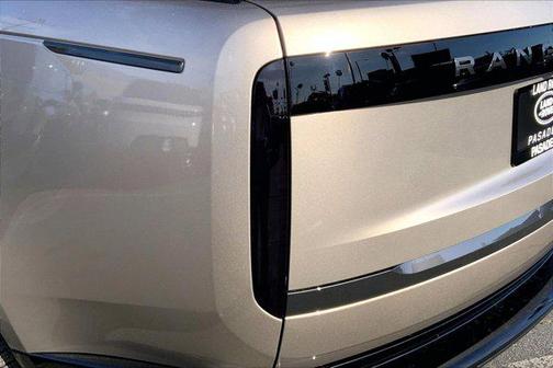 2026 Land Rover Range Rover P400 SE