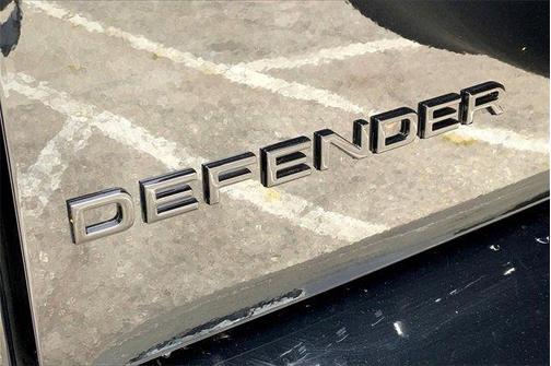 2025 Land Rover Defender 130 P400 X-Dynamic SE