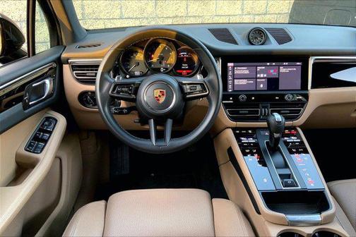 2023 Porsche Macan AWD