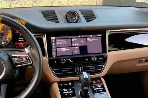 2023 Porsche Macan AWD