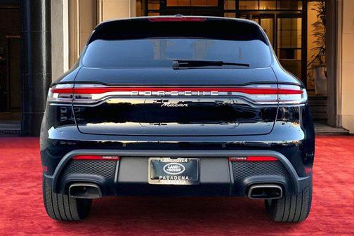 2023 Porsche Macan AWD