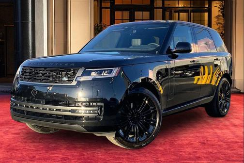 Santorini Black 2026 Land Rover Range Rover P400 SE