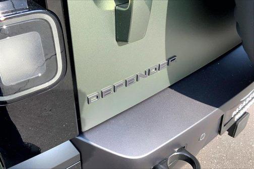 2026 Land Rover Defender P400 X-Dynamic SE