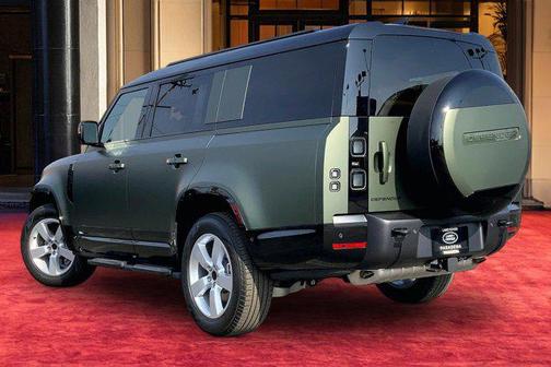 2026 Land Rover Defender P400 X-Dynamic SE