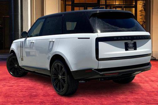 2025 Land Rover Range Rover P530 SE
