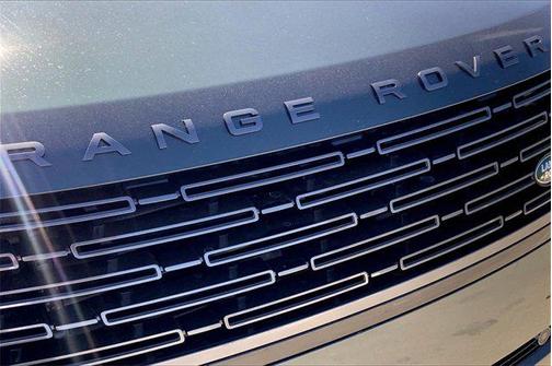 2025 Land Rover Range Rover P400 SE