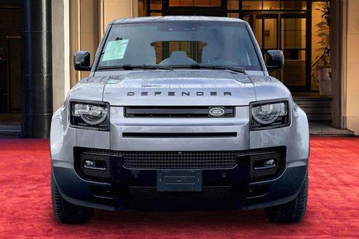 2023 Land Rover Defender 110 SE