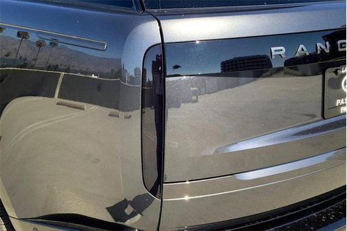 2025 Land Rover Range Rover P400 SE 7 Seat