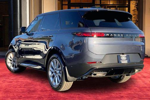 2026 Land Rover Range Rover Sport SE