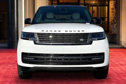 1aa/White 2026 Land Rover Range Rover P400 SE 7 Seat
