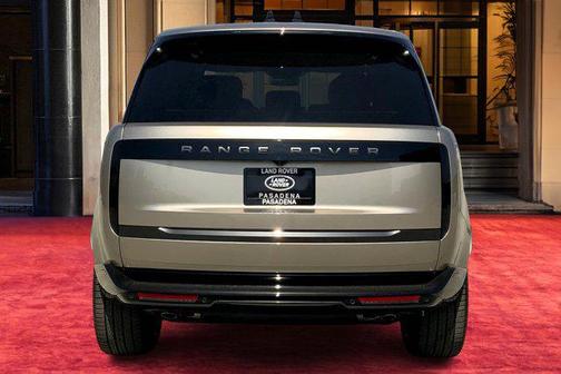 2025 Land Rover Range Rover P530 SE 7 Seat