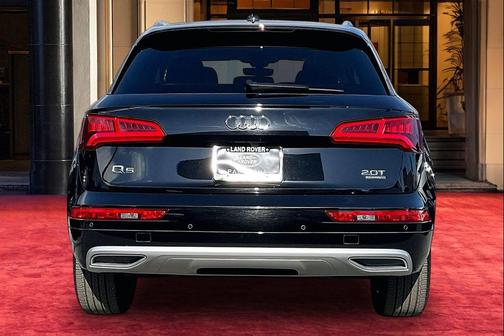 Brilliant Black 2018 Audi Q5 2.0T Premium Plus