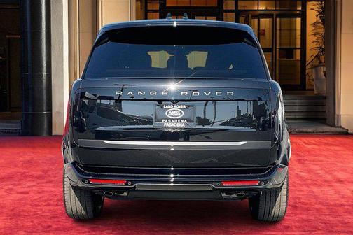 2026 Land Rover Range Rover P530 SE