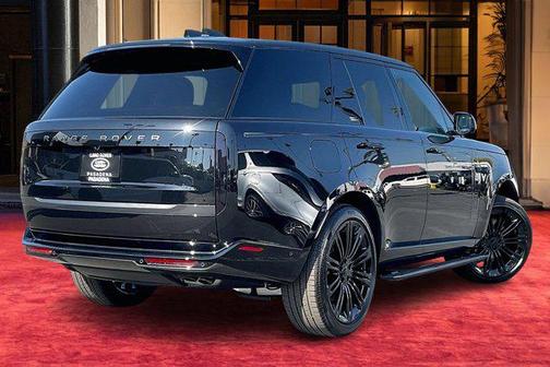 2026 Land Rover Range Rover P530 SE